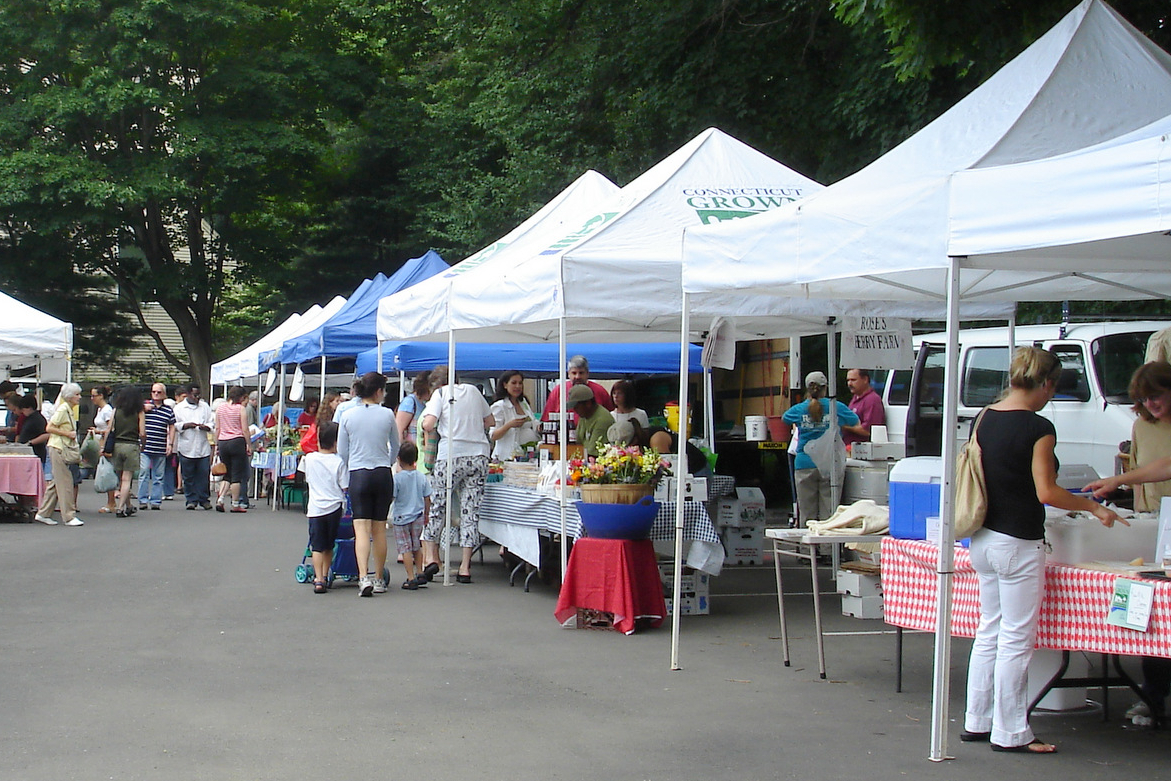 Photo of a Connecticut Farmers Market